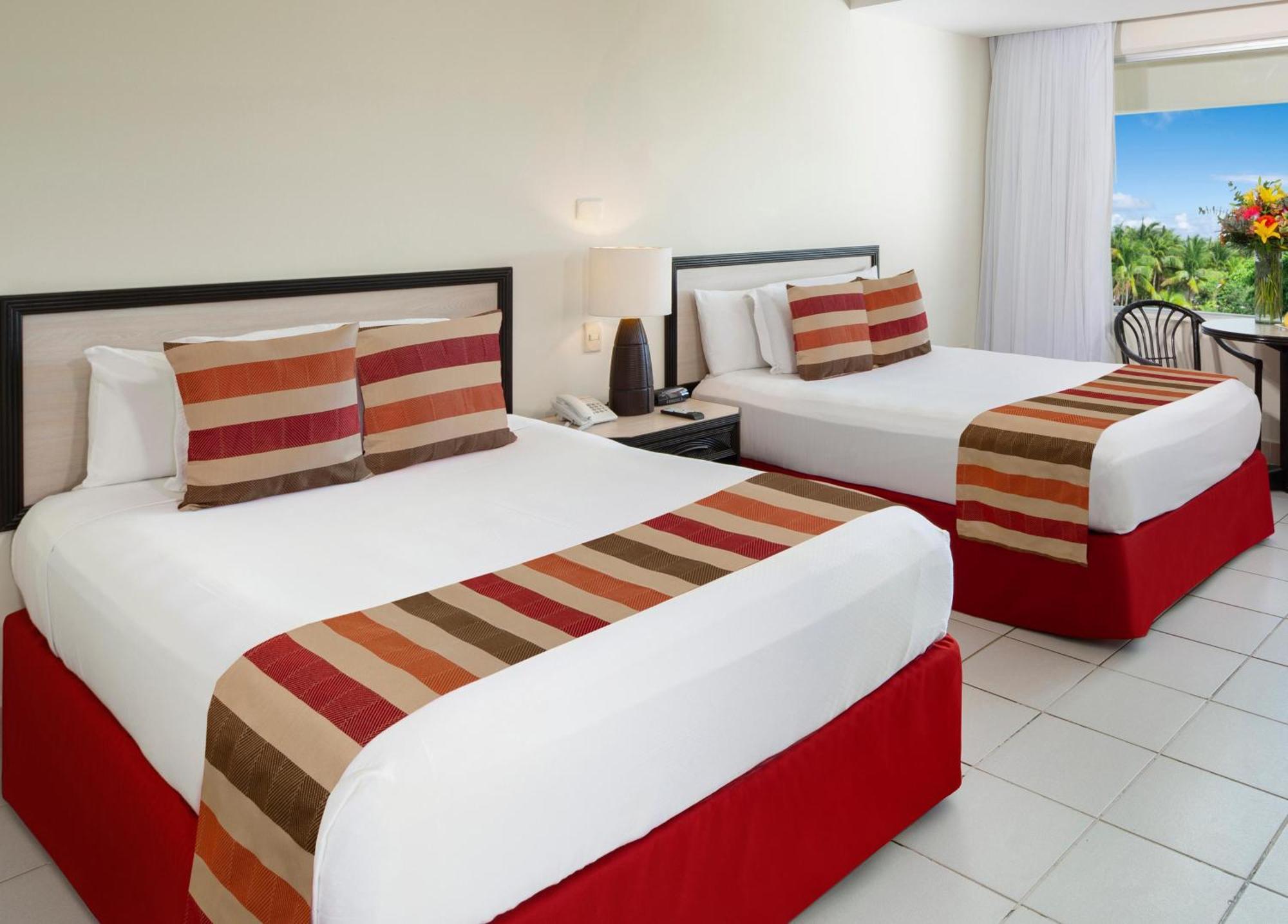 Oasis Palm Hotell Cancún Exteriör bild