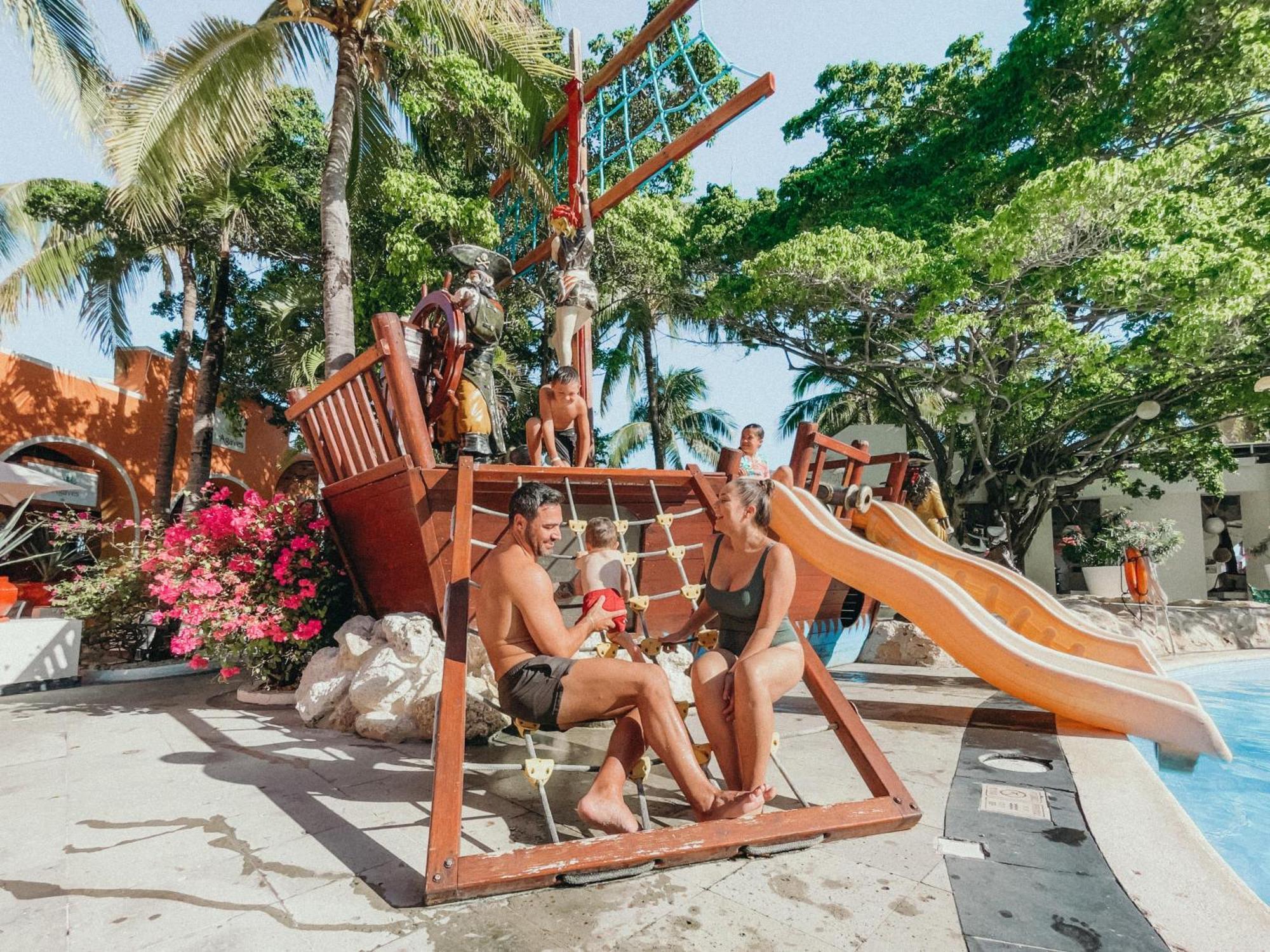 Oasis Palm Hotell Cancún Exteriör bild